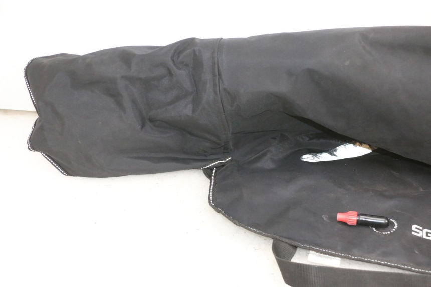 photo de TABLIER PROTECTION PIAGGIO MP3 500 (2016 - 2018) - Photo complémentaire