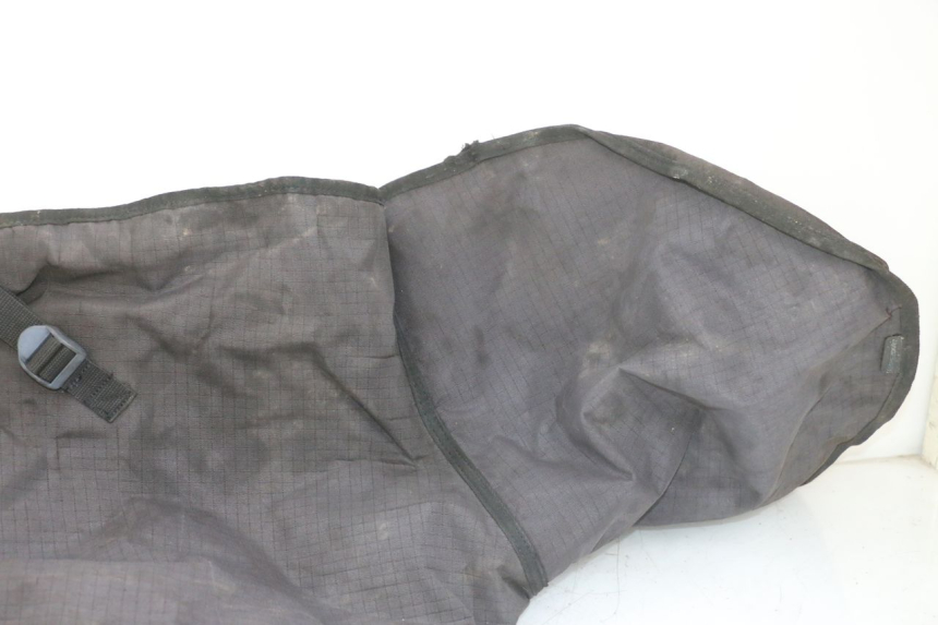 photo de TABLIER PROTECTION PIAGGIO XEVO - X EVO 125 (2007 - 2016) - Photo complémentaire