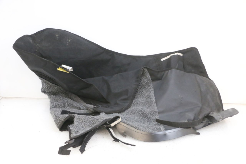 photo de TABLIER PROTECTION PIAGGIO ZIP 4T 50 (2018 - 2020) - Détail de la pièce