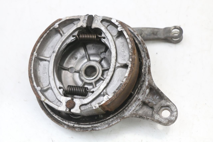 photo de Rear drum HYOSUNG GV AQUILA 125 (2000 - 2004) - Autre angle de vue