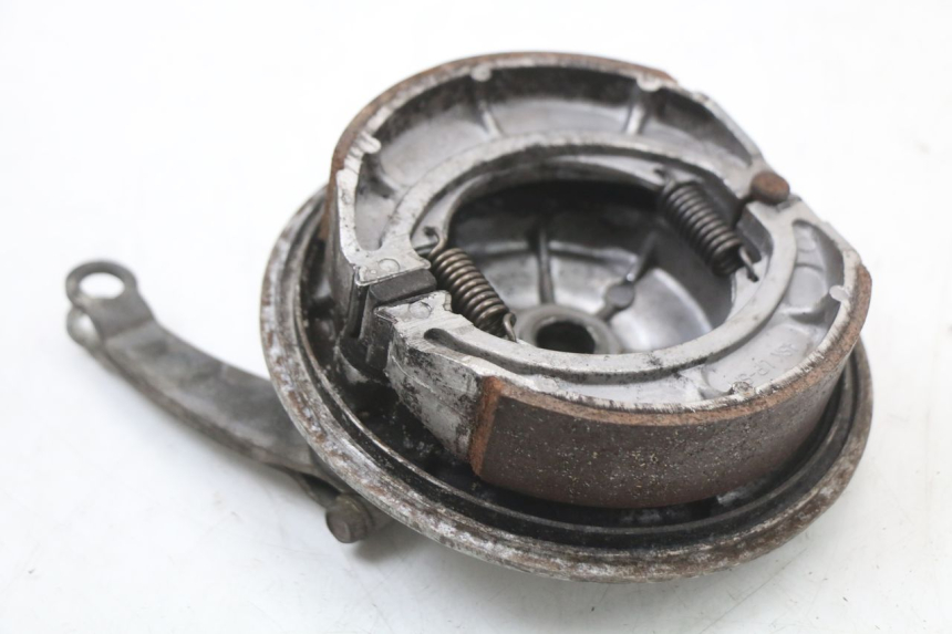 photo de Rear drum HYOSUNG GV AQUILA 125 (2000 - 2004) - Gros plan technique