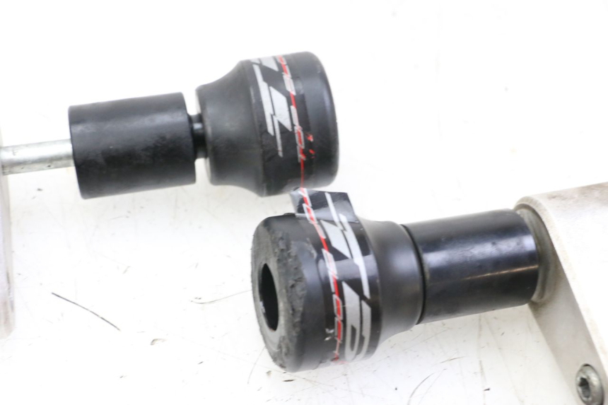 photo de TAMPON MOTEUR YAMAHA FZS FAZER 600 (2001 - 2003)