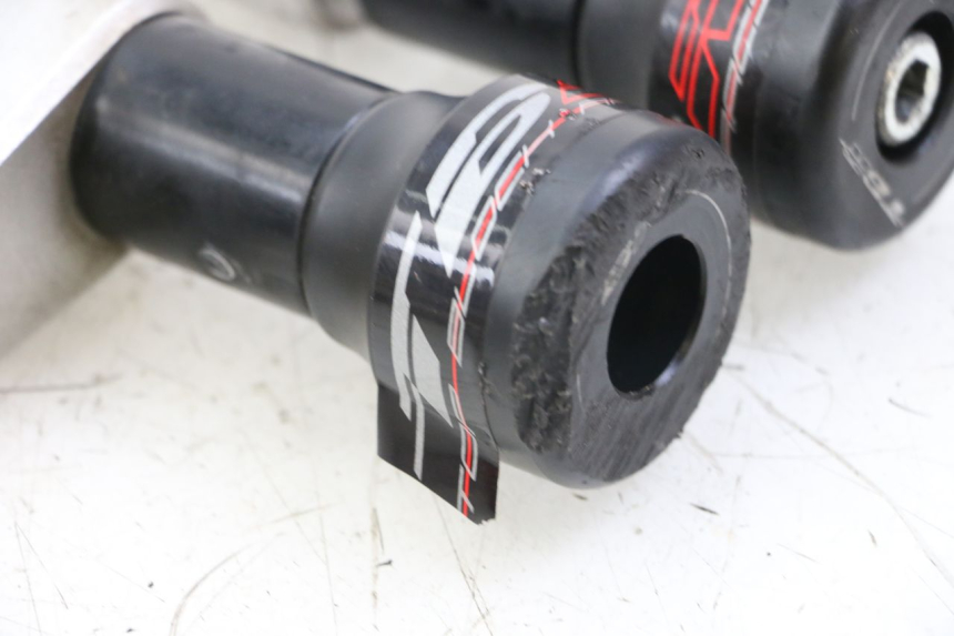 photo de TAMPON MOTEUR YAMAHA FZS FAZER 600 (2001 - 2003)