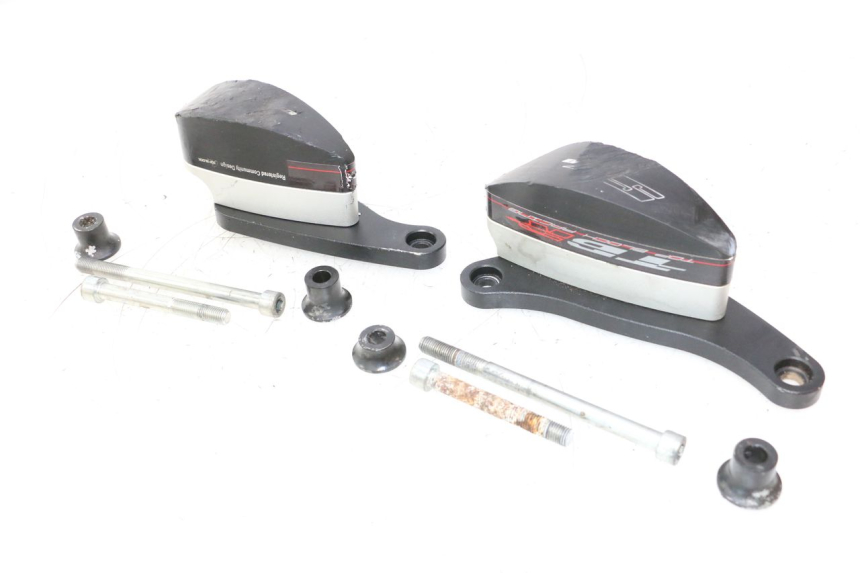 photo de TAMPON MOTEUR SUZUKI SV S 650 (2003 - 2009) - Gros plan technique