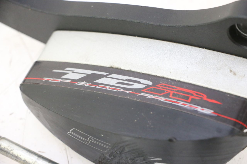 photo de TAMPON MOTEUR SUZUKI SV S 650 (2003 - 2009) - Marquages et références