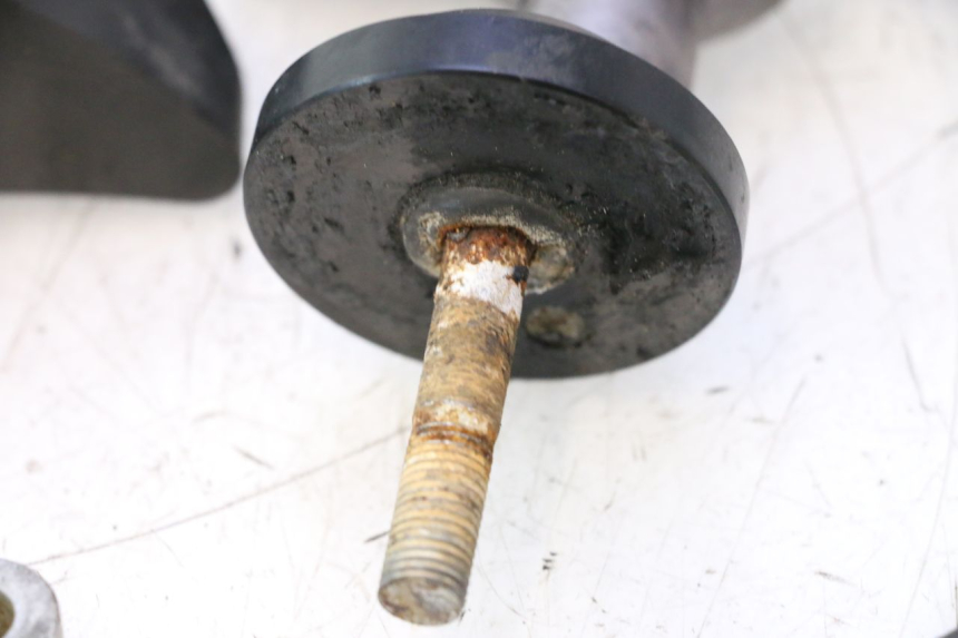 photo de TAMPON MOTEUR YAMAHA YZF R6 600 (2008 - 2009) - Pièce contrôlée