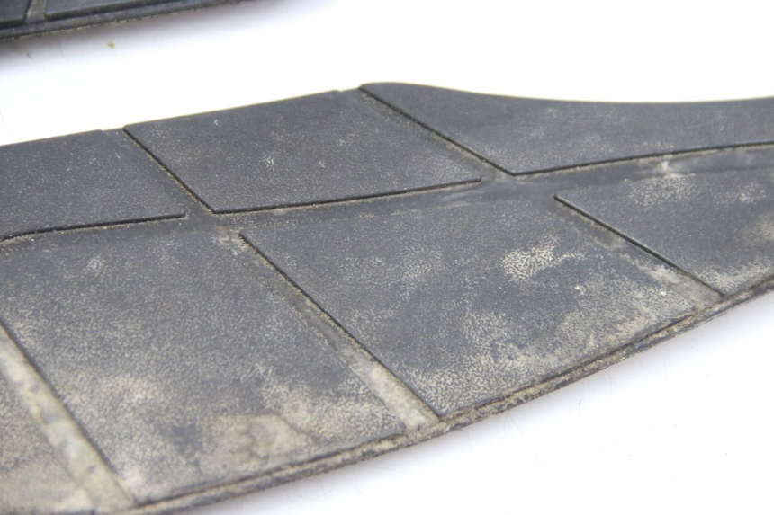 photo de TAPIS MARCHE PIED APRILIA ATLANTIC 500 (2002 - 2003)