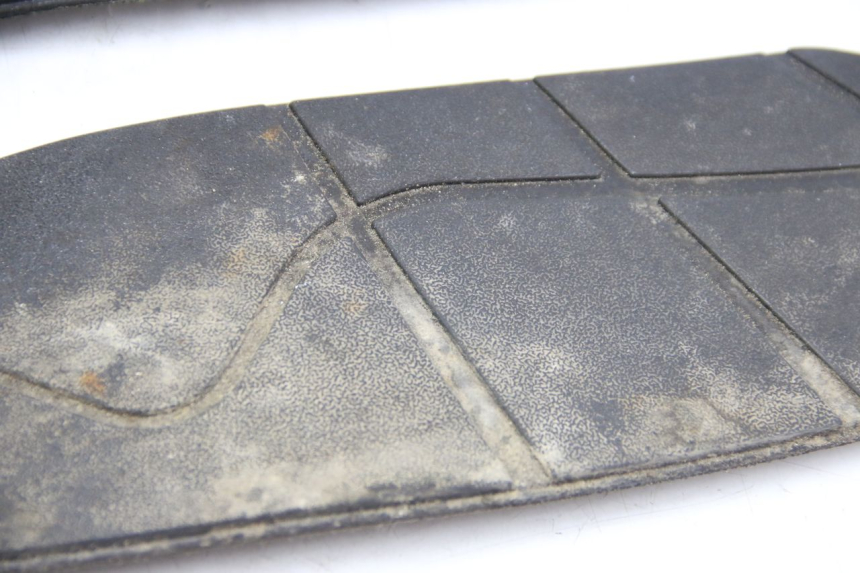photo de TAPIS MARCHE PIED APRILIA ATLANTIC 500 (2002 - 2003)