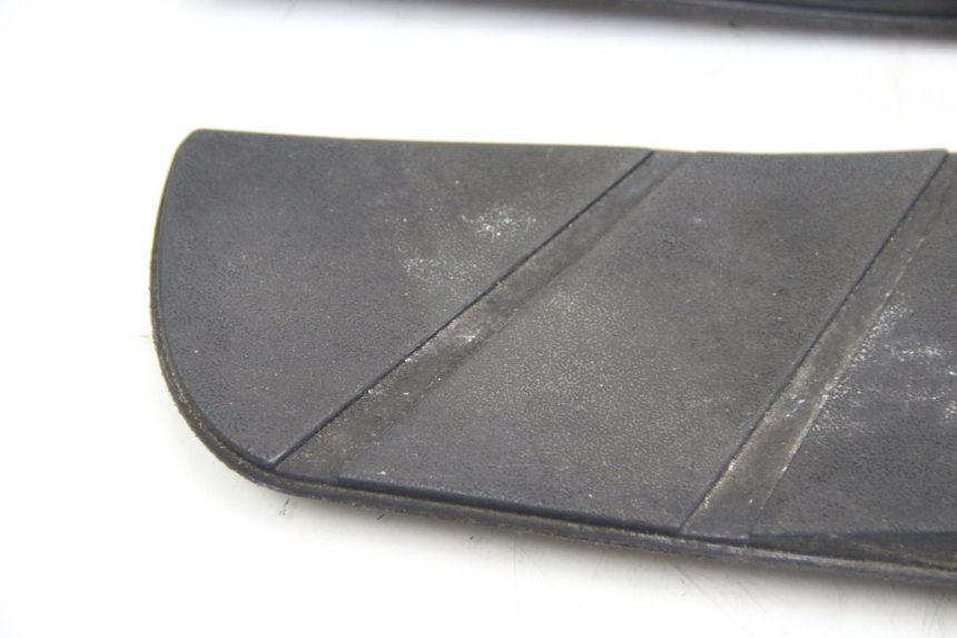 photo de TAPIS MARCHE PIED APRILIA ATLANTIC 500 (2002 - 2003)