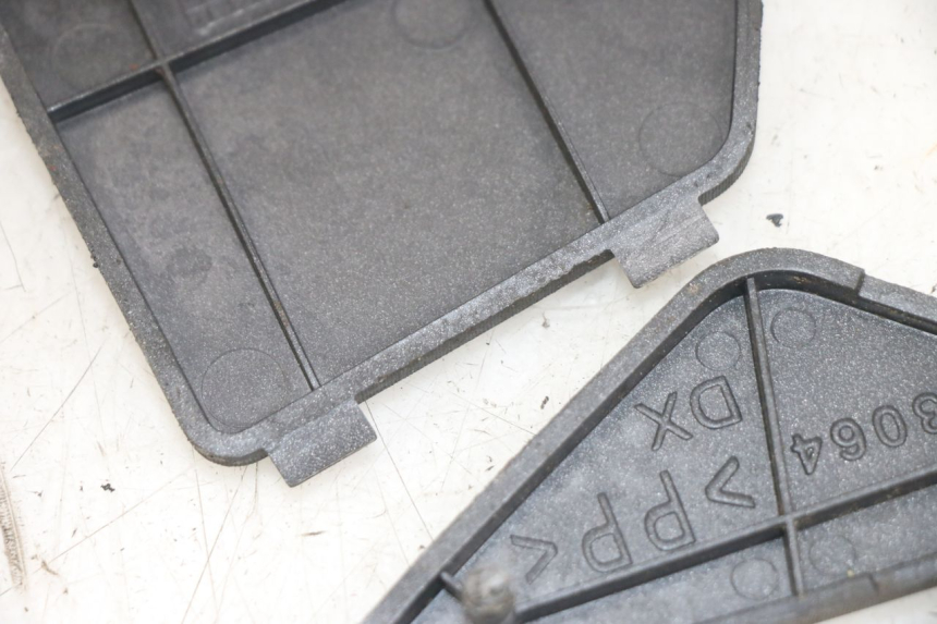 photo de TAPIS MARCHE PIED APRILIA SR 2T 50 (2012 - 2017)