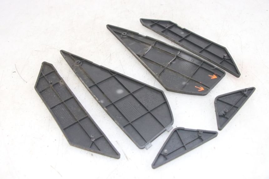 photo de TAPIS MARCHE PIED APRILIA SR 2T 50 (2012 - 2017)