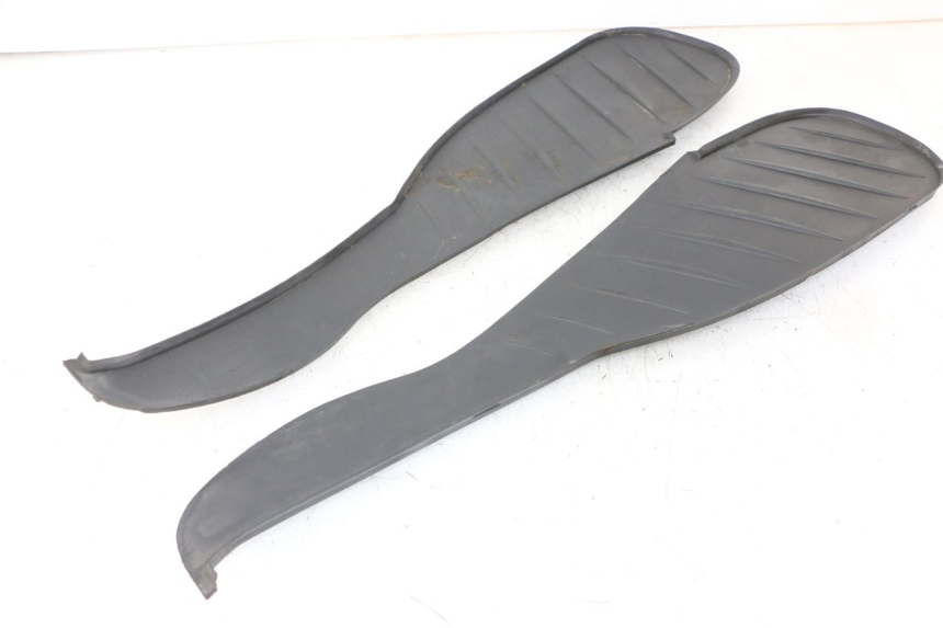 photo de TAPIS MARCHE PIED BMW C1 125 (2000 - 2003)