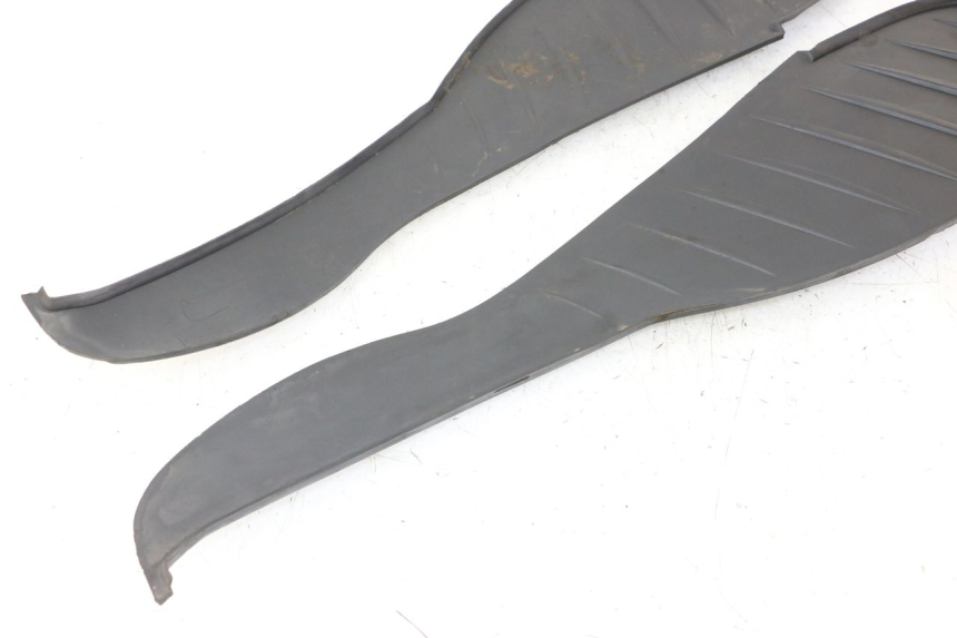 photo de TAPIS MARCHE PIED BMW C1 125 (2000 - 2003)