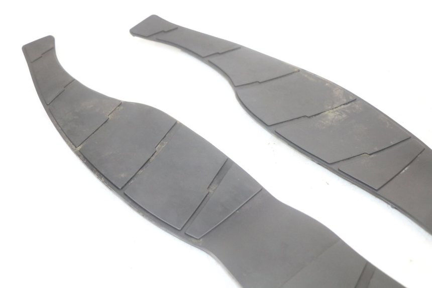 photo de TAPIS MARCHE PIED SUZUKI BURGMAN 125 (2018 - 2021)