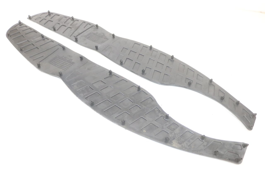 photo de TAPIS MARCHE PIED SUZUKI BURGMAN 125 (2018 - 2021)