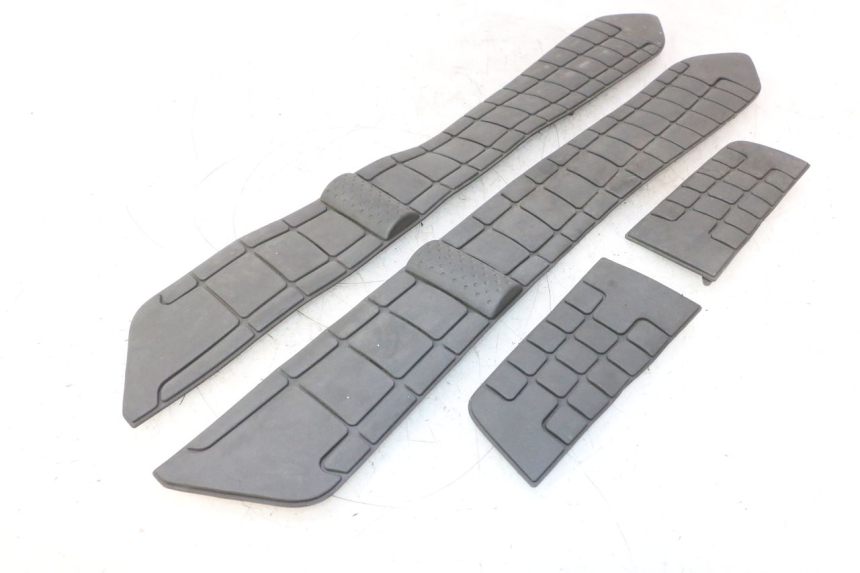 photo de TAPIS MARCHE PIED SUZUKI BURGMAN EXECUTIVE ABS 650 (2006 - 2012) - Vue principale