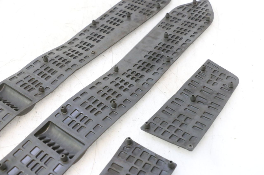 photo de TAPIS MARCHE PIED SUZUKI BURGMAN EXECUTIVE ABS 650 (2006 - 2012) - Zoom état d’usage