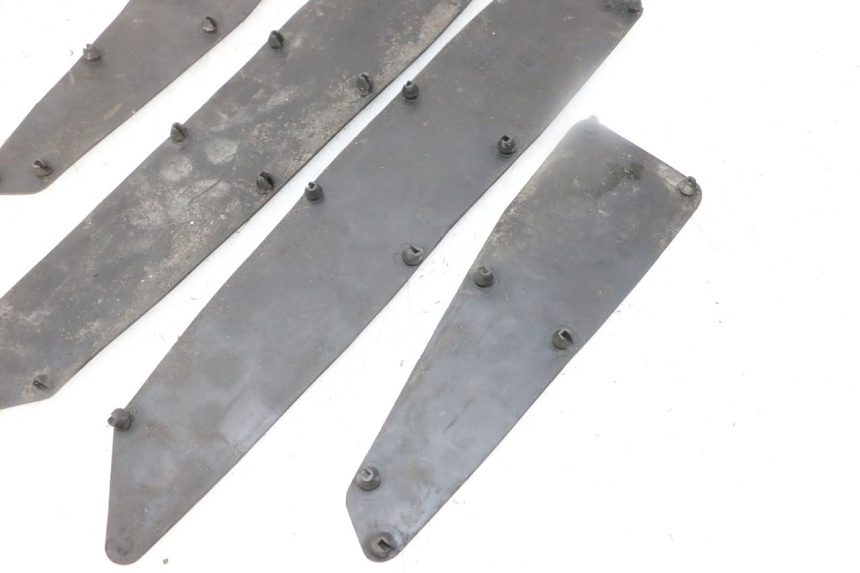 photo de TAPIS MARCHE PIED KYMCO DINK STREET 125 (2009 - 2014)