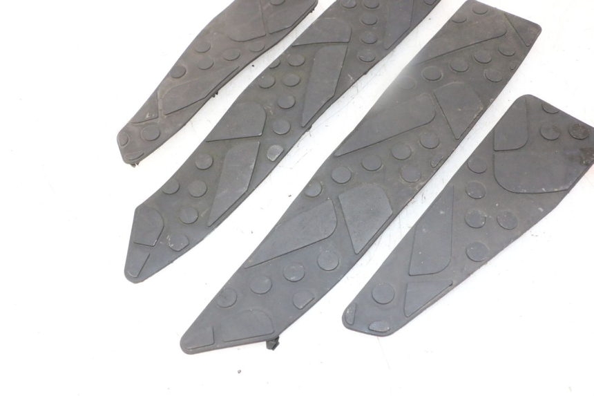 photo de TAPIS MARCHE PIED KYMCO DINK STREET 125 (2009 - 2014)