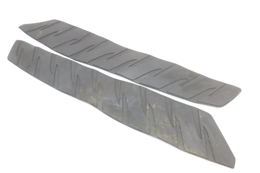 photo de TAPIS MARCHE PIED HONDA FJS SILVER WING SILVERWING 400 (2005 - 2008)