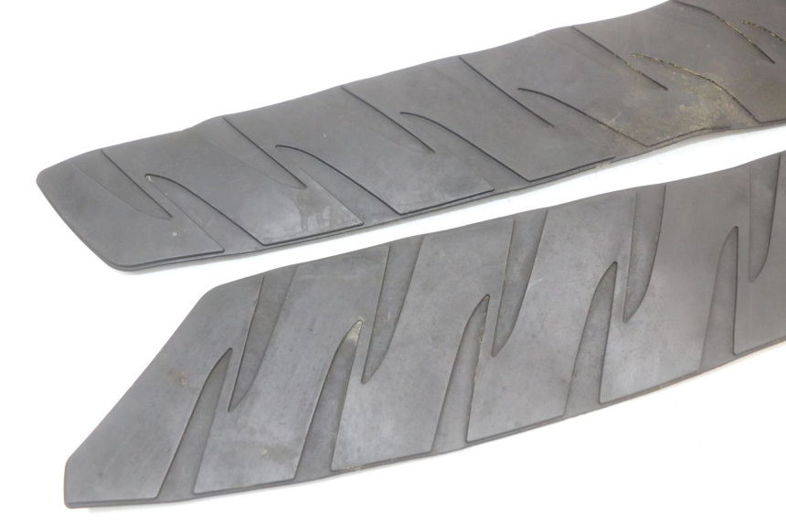 photo de TAPIS MARCHE PIED HONDA FJS SILVER WING SILVERWING 400 (2005 - 2008)
