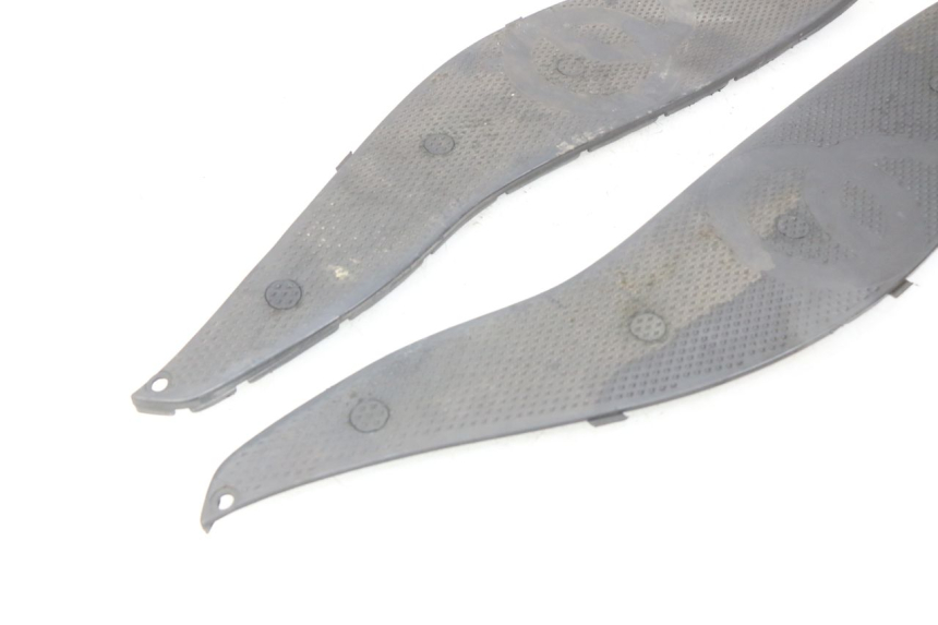photo de TAPIS MARCHE PIED GILERA NEXUS 125 (2009 - 2013)