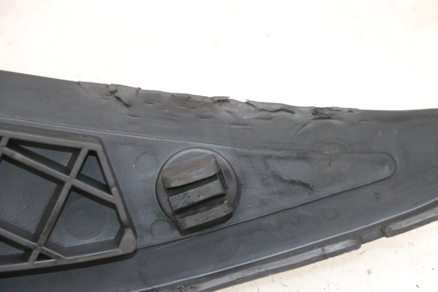 photo de TAPIS MARCHE PIED GILERA NEXUS 300 (2008 - 2013)