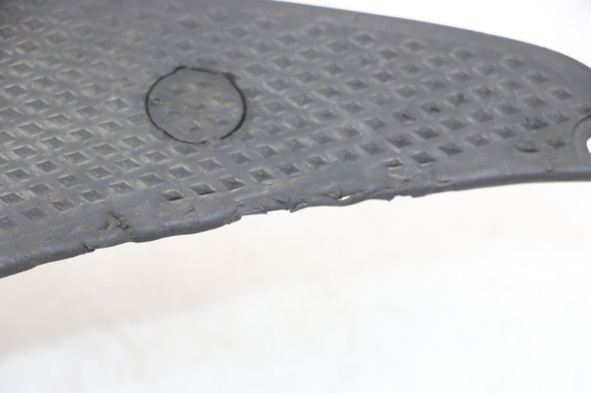 photo de TAPIS MARCHE PIED GILERA NEXUS 300 (2008 - 2013)