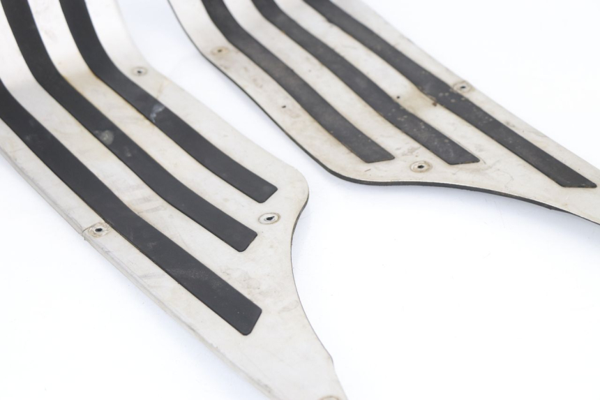 photo de TAPIS MARCHE PIED GOWINN DOLCE VITA 125 (2007 - 2013)