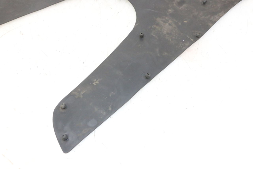 photo de TAPIS MARCHE PIED KYMCO GRAND DINK 125 (2002 - 2007)