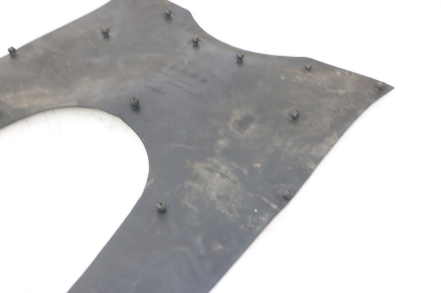 photo de TAPIS MARCHE PIED KYMCO GRAND DINK 125 (2002 - 2007)