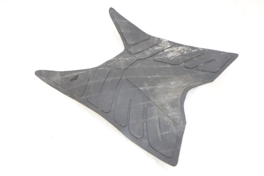 photo de TAPIS MARCHE PIED EUROCKA GTR 50 (2018 - 2021) - Gros plan technique