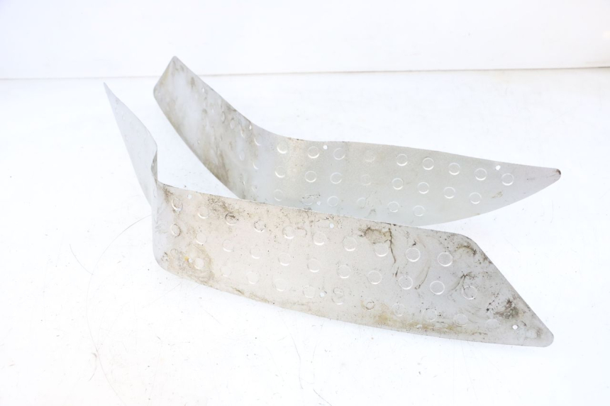 photo de TAPIS MARCHE PIED JM MOTORS GTS 125 (2015 - 2019) - Détail de la pièce