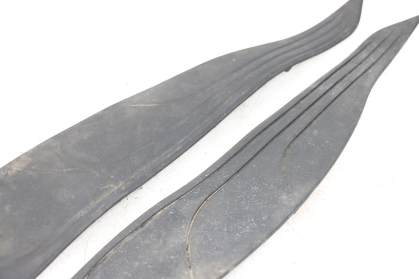 photo de TAPIS MARCHE PIED HONDA PCX (JF47) 125 (2012 - 2013)
