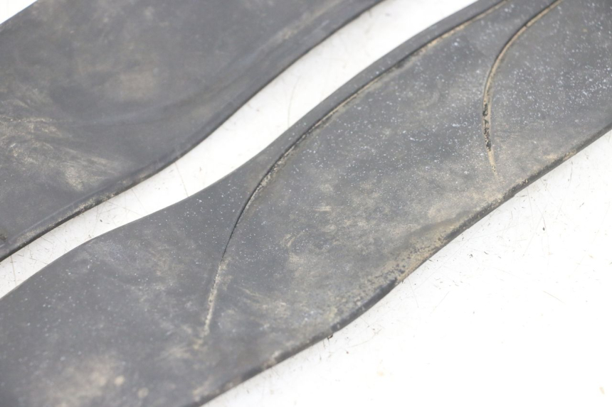 photo de TAPIS MARCHE PIED HONDA PCX (JF47) 125 (2012 - 2013)