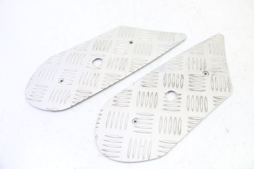 photo de TAPIS MARCHE PIED PEUGEOT KISBEE 4T 50 (2018 - 2022)