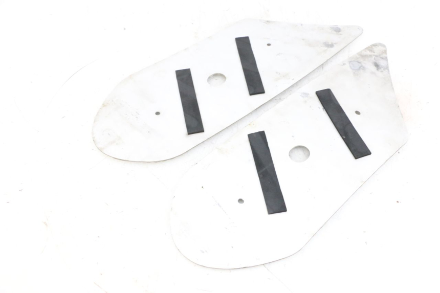 photo de TAPIS MARCHE PIED PEUGEOT KISBEE 4T 50 (2018 - 2022) - Autre angle de vue