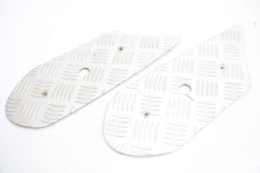photo de TAPIS MARCHE PIED PEUGEOT KISBEE 4T 50 (2018 - 2022) - Autre angle de vue
