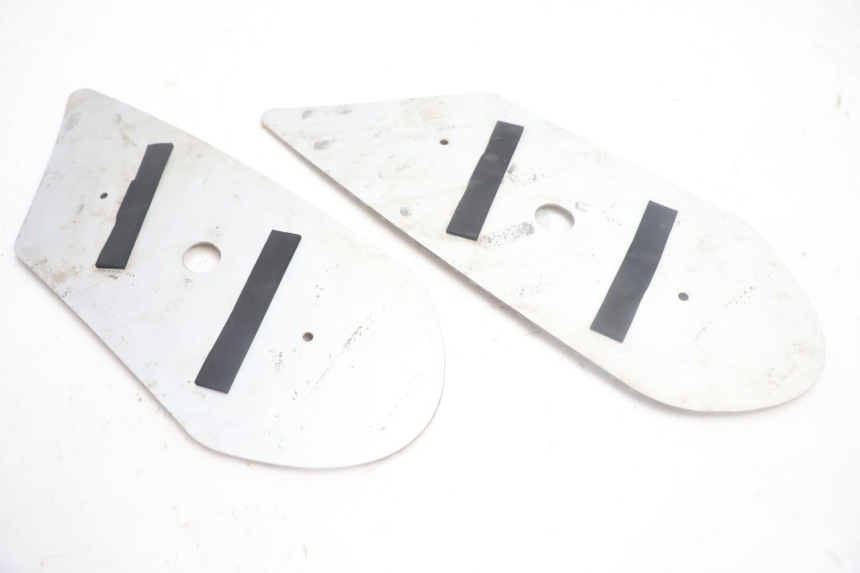 photo de TAPIS MARCHE PIED PEUGEOT KISBEE 4T 50 (2018 - 2022) - Gros plan technique