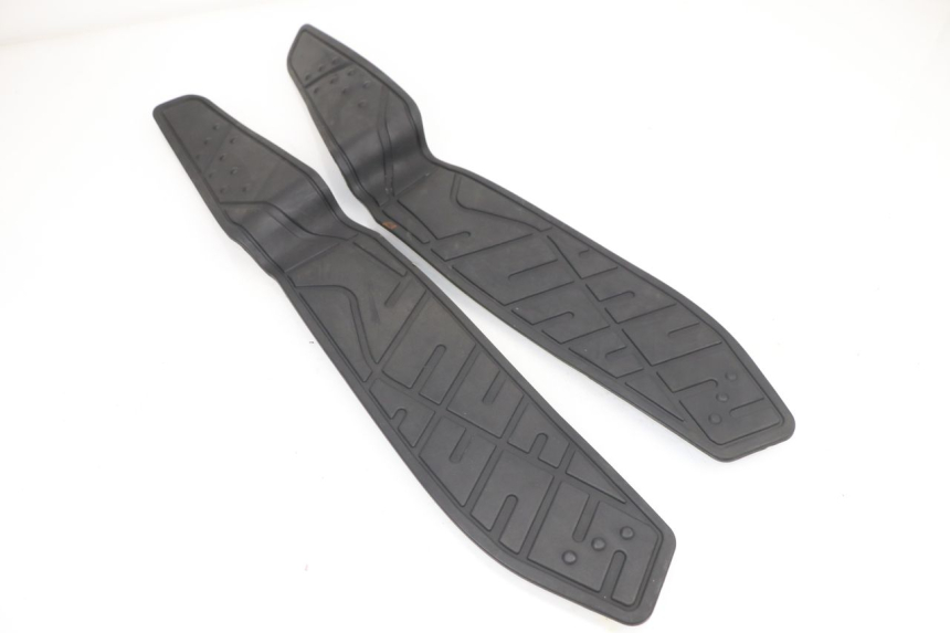 photo de TAPIS MARCHE PIED KYMCO XCITING 500 (2007 - 2010)