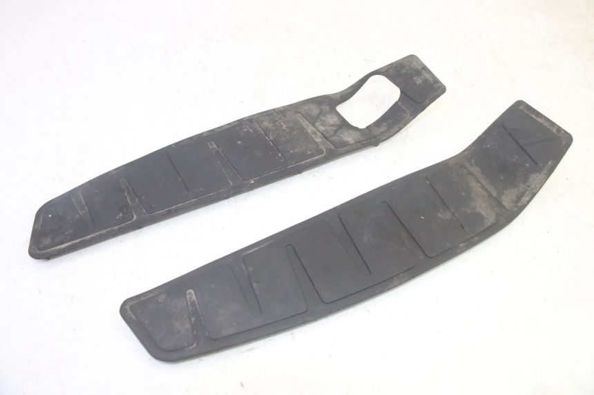 photo de TAPIS MARCHE PIED PIAGGIO MP3 HPE 350 (2018 - 2020) - Vue principale