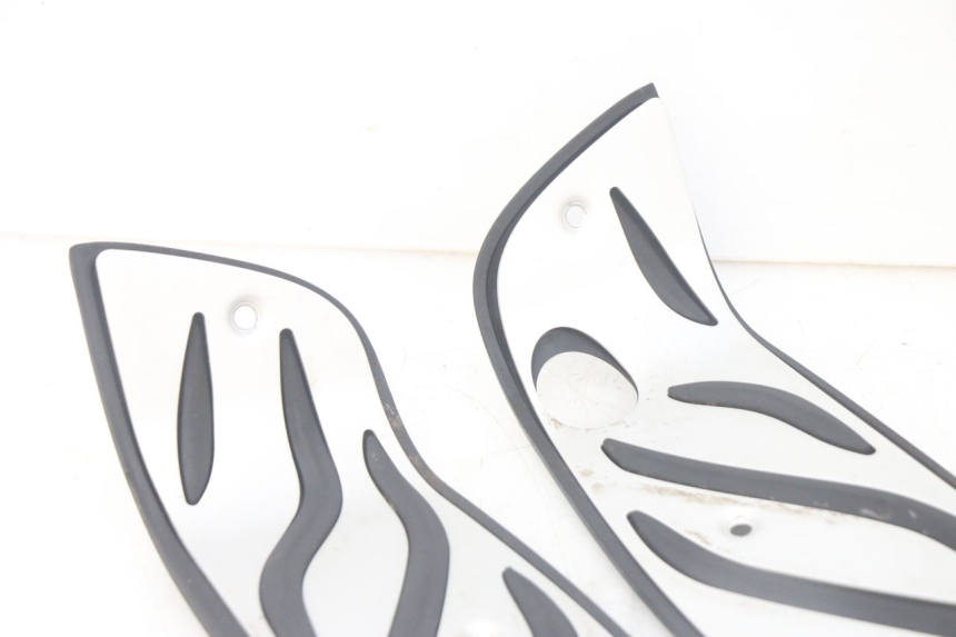 photo de TAPIS MARCHE PIED PIAGGIO MP3 HPE 300 (2019 - 2026) - Inspection visuelle