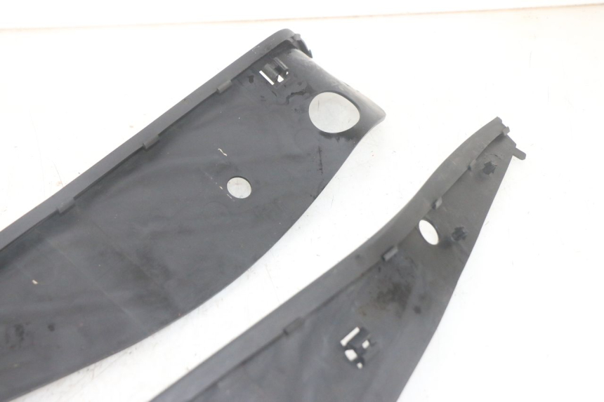 photo de TAPIS MARCHE PIED PIAGGIO MP3 HPE 300 (2019 - 2026) - Zoom état d’usage