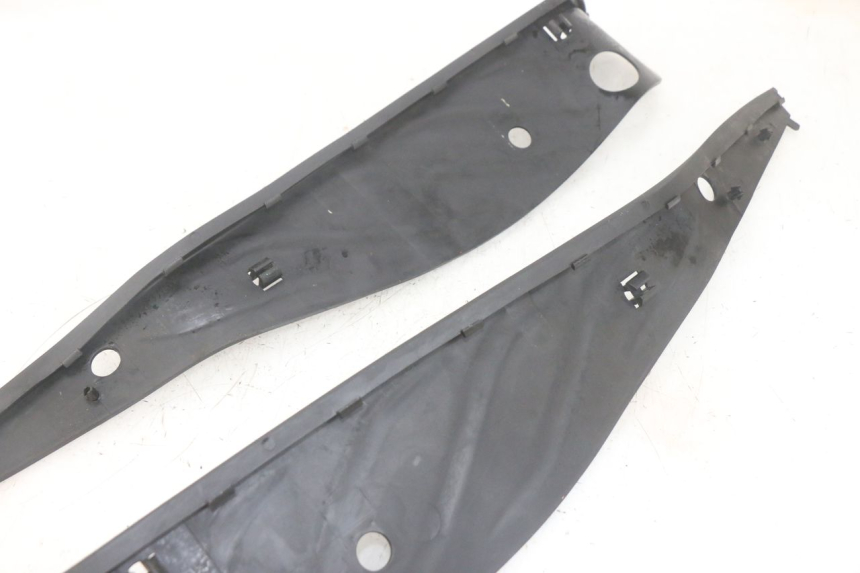 photo de TAPIS MARCHE PIED PIAGGIO MP3 HPE 300 (2019 - 2026) - Autre angle de vue