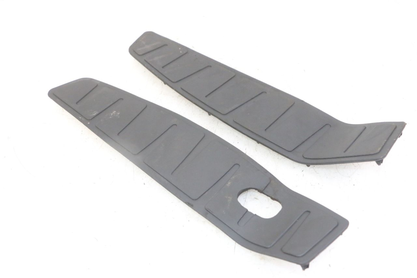 photo de TAPIS MARCHE PIED PIAGGIO MP3 LT 300 (2010 - 2016)