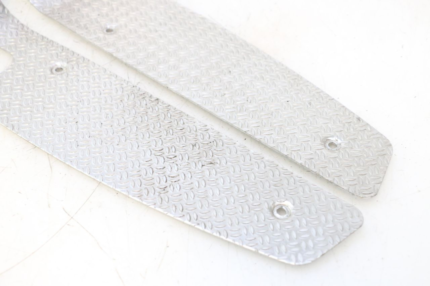 photo de TAPIS MARCHE PIED PIAGGIO MP3 LT 300 (2010 - 2016) - Autre angle de vue