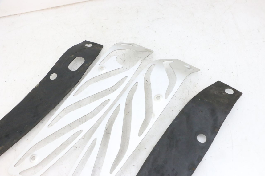 photo de TAPIS MARCHE PIED PIAGGIO MP3 500 (2016 - 2018) - Zoom état d’usage