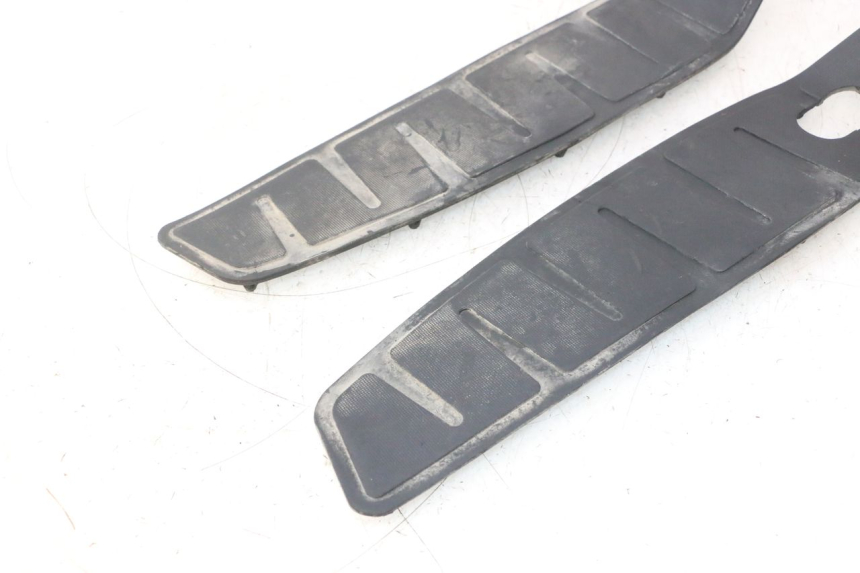 photo de TAPIS MARCHE PIED PIAGGIO MP3 500 (2016 - 2018) - Zoom état d’usage