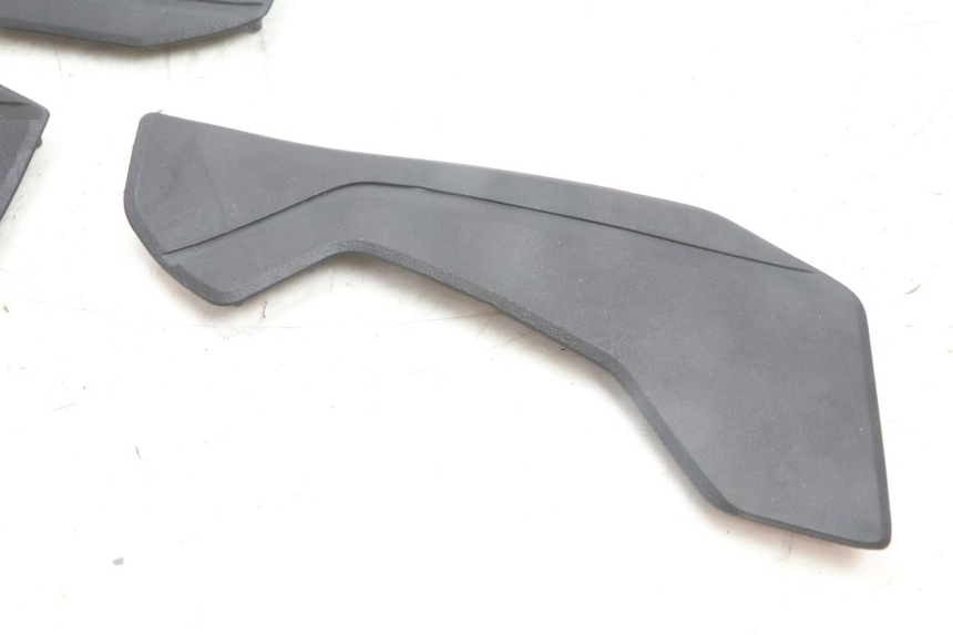 photo de TAPIS MARCHE PIED YAMAHA N-MAX NMAX 125 (2021 - 2024) - Vue d’ensemble