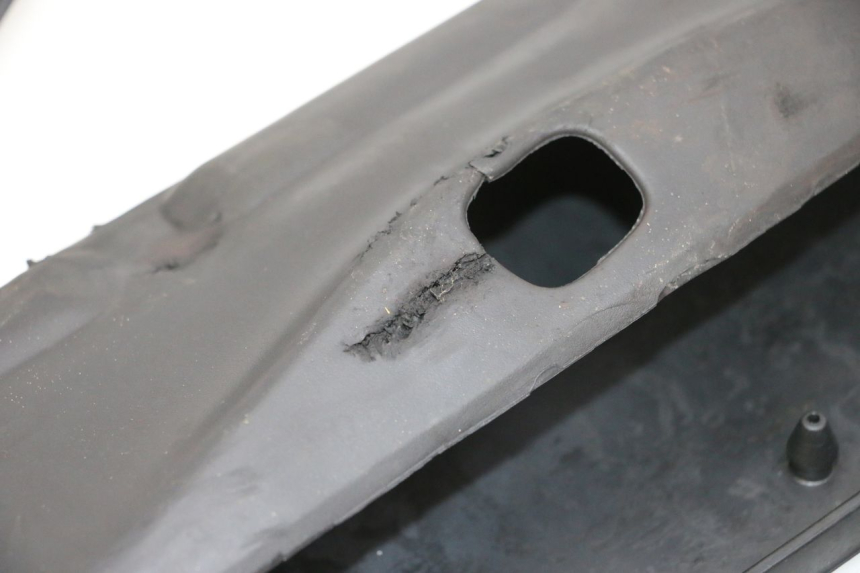 photo de TAPIS MARCHE PIED YAMAHA NEO'S CORE 1 (2022 - 2026) - Détails caractéristiques